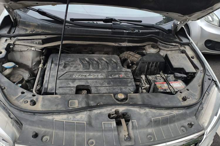 Used Haval H6 2015 Revised Version Sport Edition 1.5T Manual Transmission Two-Wheel Drive Elite Grade Engine Bay