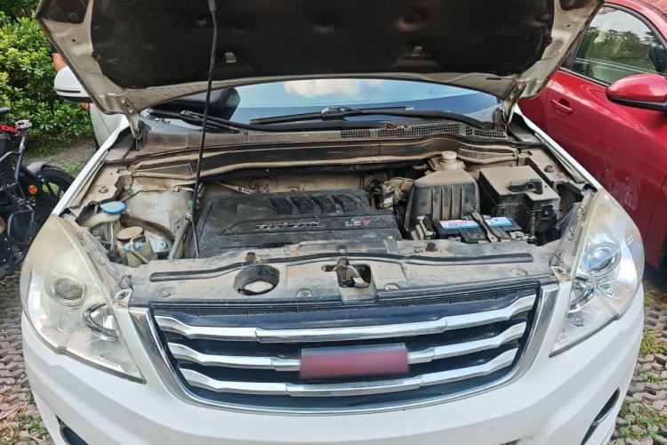 Used Haval H6 2015 Upgraded Model 1.5T Manual Two-Wheel Drive Elite Version Engine Bay