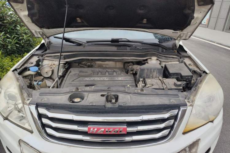 Used Haval H6 2015 Upgraded Model 1.5T Manual Two-Wheel Drive Elite Version Engine Bay