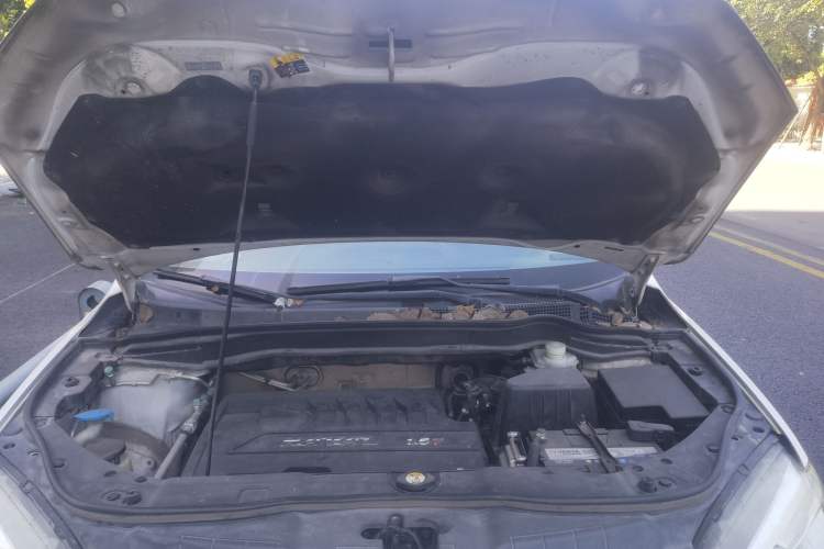 Used Haval H6 2015 Sport Edition 1.5T Manual Two-Wheel Drive Elite Model Engine Bay