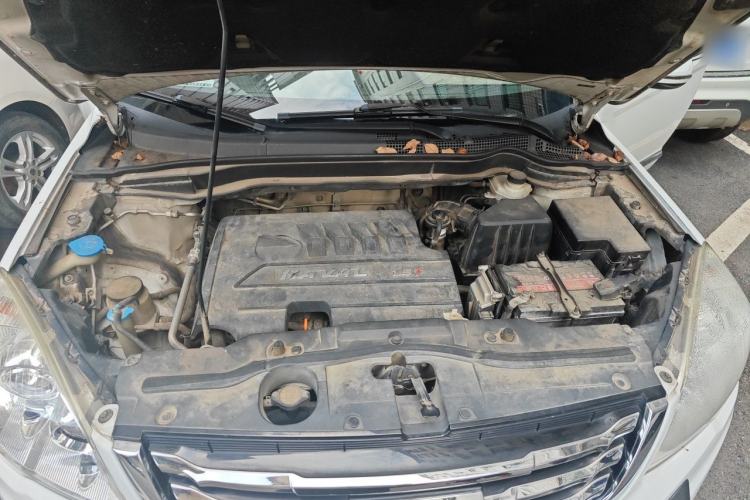 Used Haval H6 2015 Upgraded Model 1.5T Manual Two-Wheel Drive Elite Version Engine Bay