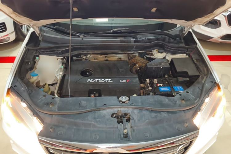 Used Haval H6 2015 Revised Version Sport Edition 1.5T Manual Transmission Two-Wheel Drive Elite Grade Engine Bay