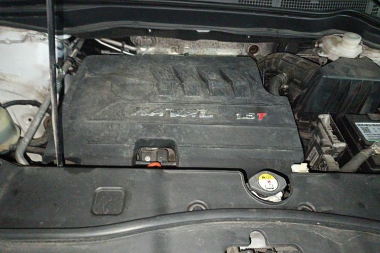 Used Haval H6 2015 Sport Edition 1.5T Manual Two-Wheel Drive Elite Model Engine Bay