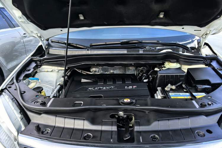 Used Haval H6 2015 Sport Edition 1.5T Automatic Two-Wheel Drive Luxury Model Engine Bay