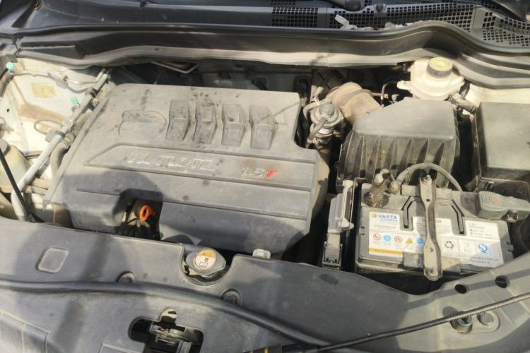 Used Haval H6 2015 Sport Edition 1.5T Automatic Two-Wheel Drive Luxury Model Engine Bay