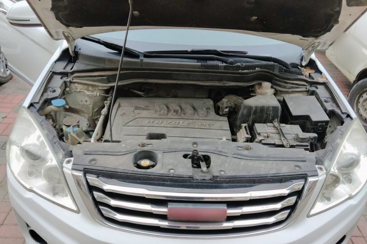 Used Haval H6 2015 Upgraded Model 1.5T Manual Two-Wheel Drive Elite Version Engine Bay