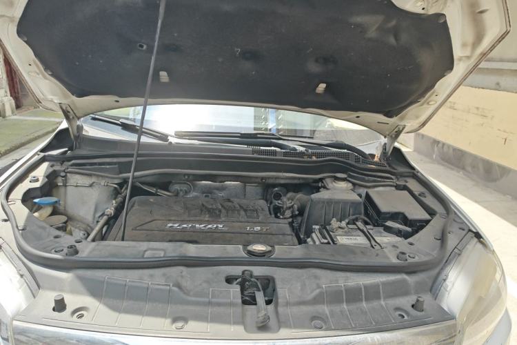 Used Haval H6 2015 Sport Edition 1.5T Automatic Two-Wheel Drive Luxury Model Engine Bay