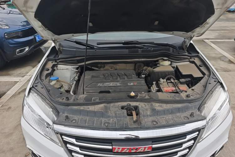 Used Haval H6 2015 Sport Edition 1.5T Automatic Two-Wheel Drive Luxury Model Engine Bay
