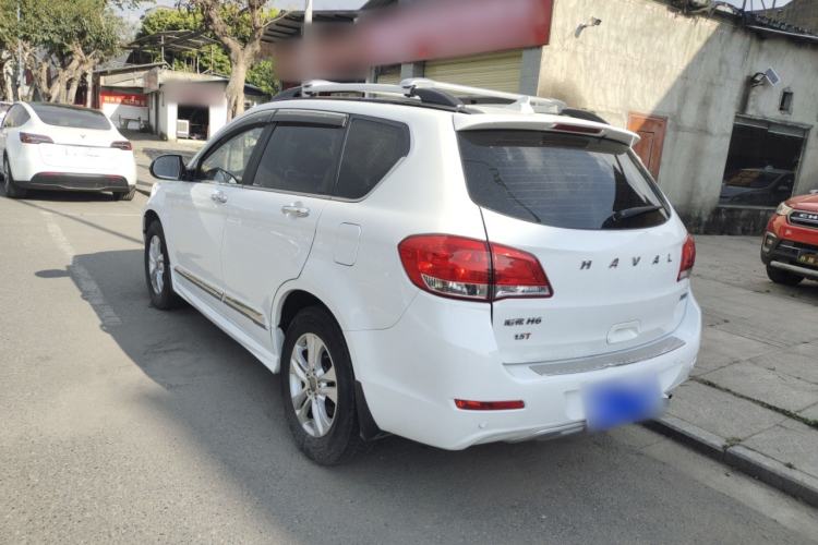 Used Haval H6 2015 Upgraded Model 1.5T Manual Two-Wheel Drive Elite Version Exterior 2