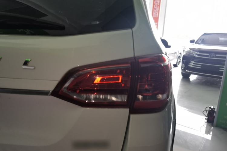 Used Haval H6 2015 Sport Edition 1.5T Automatic Two-Wheel Drive Luxury Model Exterior 3