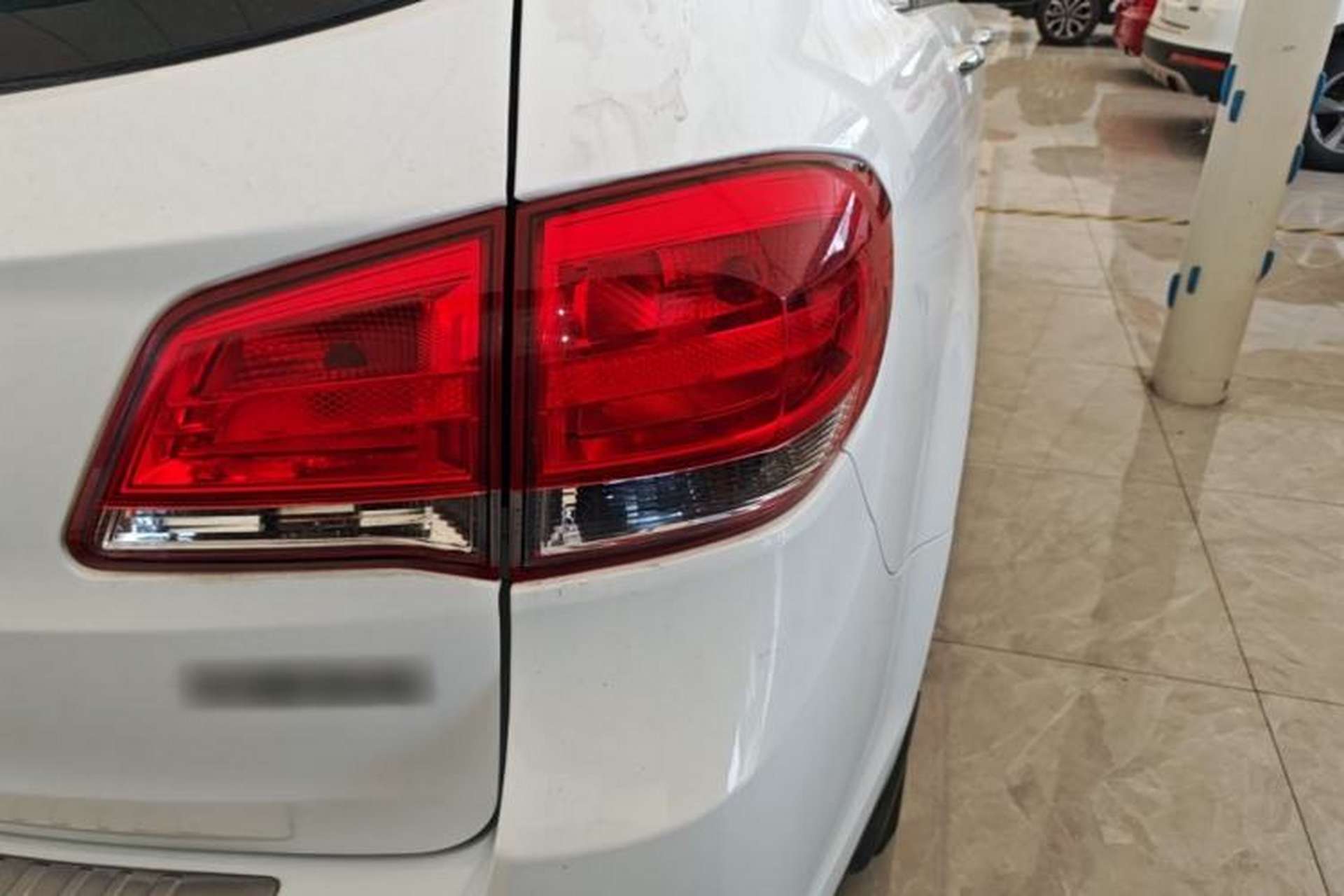 Used Haval H6 2015 Upgraded Model 1.5T Manual Two-Wheel Drive Elite Version Exterior 3