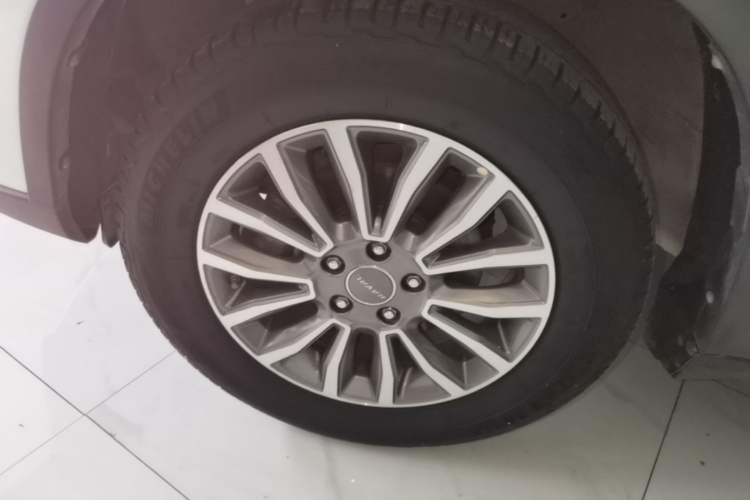 Used Haval H6 2015 Sport Edition 1.5T Automatic Two-Wheel Drive Luxury Model Exterior 4