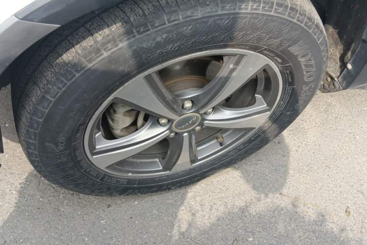 Used Haval H6 2015 Revised Version Sport Edition 1.5T Manual Transmission Two-Wheel Drive Elite Grade Exterior 4
