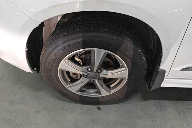Used Haval H6 2015 Upgraded Model 1.5T Manual Two-Wheel Drive Elite Version Exterior 4