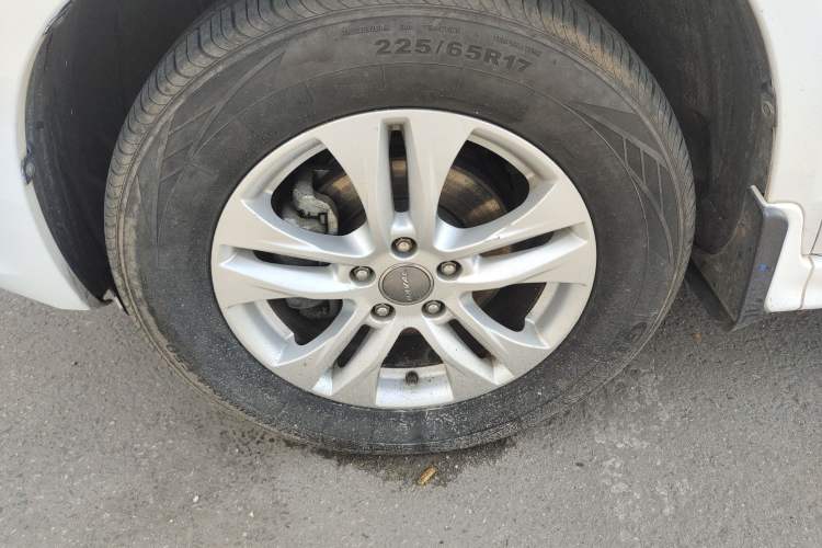 Used Haval H6 2015 Upgraded Model 1.5T Manual Two-Wheel Drive Elite Version Exterior 4