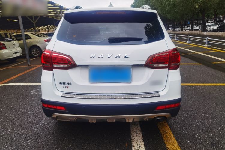 Used Haval H6 2015 Revised Version Sport Edition 1.5T Manual Transmission Two-Wheel Drive Elite Grade Exterior 4