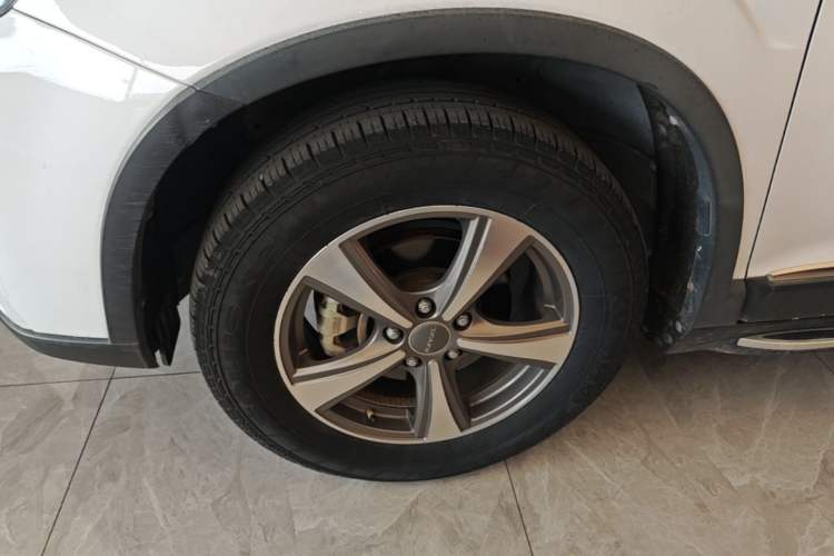 Used Haval H6 2015 Revised Version Sport Edition 1.5T Manual Transmission Two-Wheel Drive Elite Grade Exterior 4