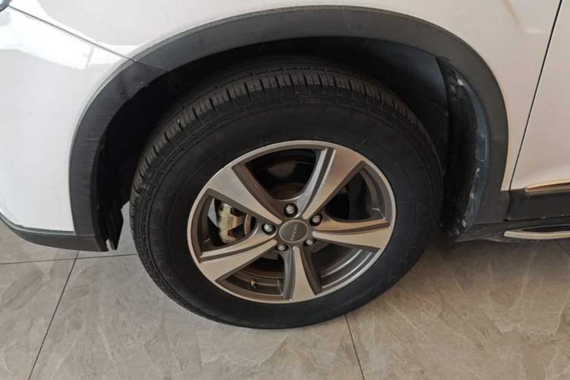 Used Haval H6 2015 Revised Version Sport Edition 1.5T Manual Transmission Two-Wheel Drive Elite Grade Exterior 4