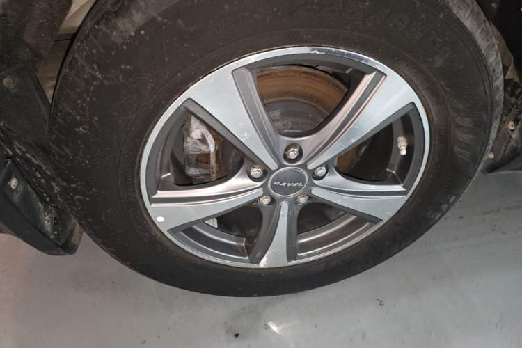 Used Haval H6 2015 Revised Version Sport Edition 1.5T Manual Transmission Two-Wheel Drive Elite Grade Exterior 5