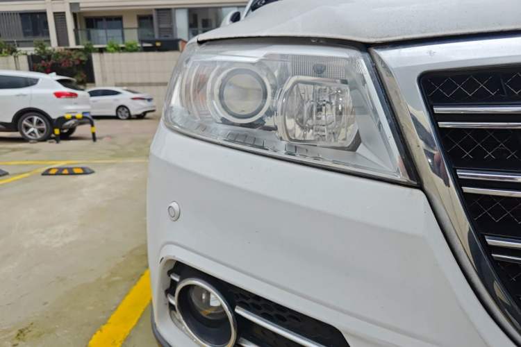 Used Haval H6 2015 Sport Edition 1.5T Manual Two-Wheel Drive Elite Model Exterior 6
