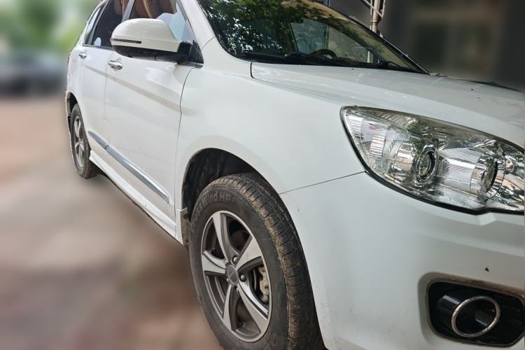 Used Haval H6 2015 Upgraded Model 1.5T Manual Two-Wheel Drive Elite Version Front Right 45 Deg