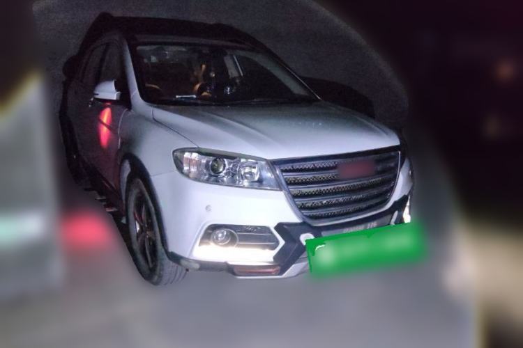 Used Haval H6 2015 Upgraded Model 1.5T Manual Two-Wheel Drive Elite Version Front Right 45 Deg