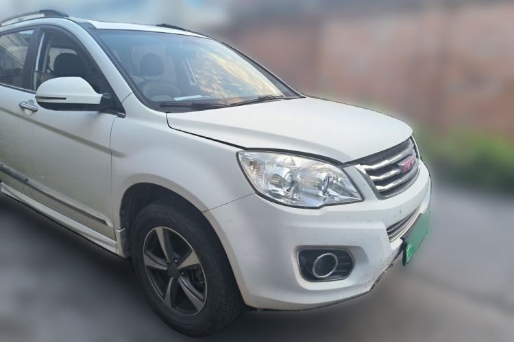 Used Haval H6 2015 Upgraded Model 1.5T Manual Two-Wheel Drive Elite Version Front Right 45 Deg