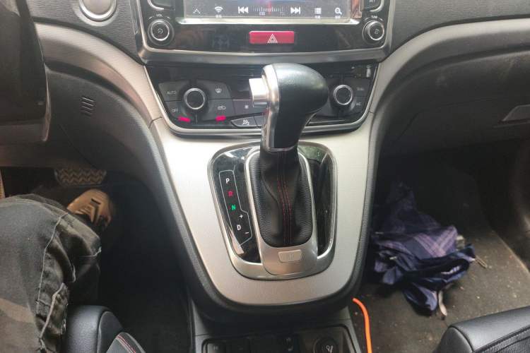 Used Haval H6 2015 Sport Edition 1.5T Automatic Two-Wheel Drive Luxury Model Gear Lever