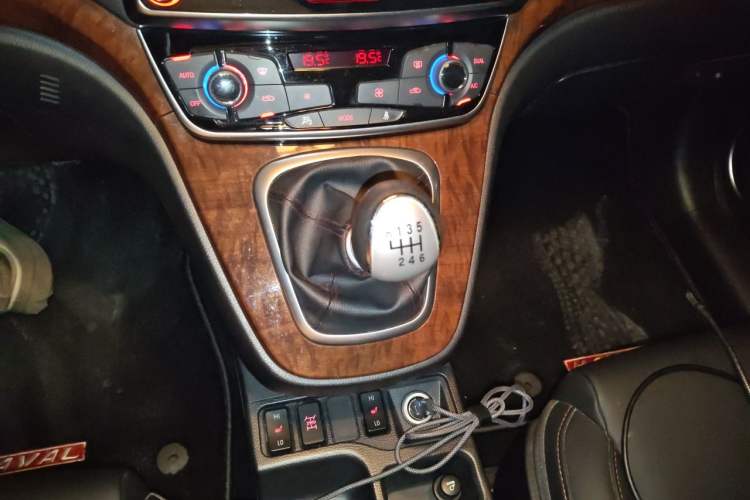 Used Haval H6 2015 Revised Version Sport Edition 1.5T Manual 4x4 Elite Trim Gear Lever
