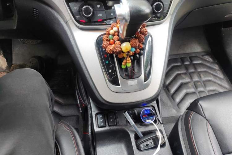 Used Haval H6 2015 Sport Edition 1.5T Automatic Two-Wheel Drive Luxury Model Gear Lever