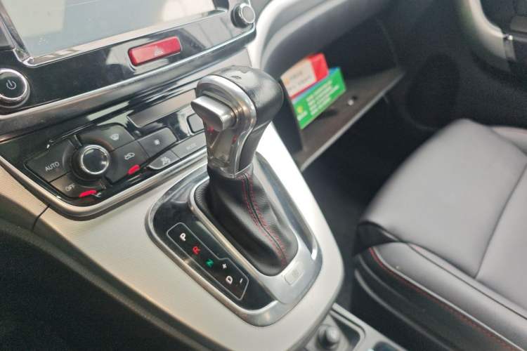 Used Haval H6 2015 Sport Edition 1.5T Automatic Two-Wheel Drive Luxury Model Gear Lever
