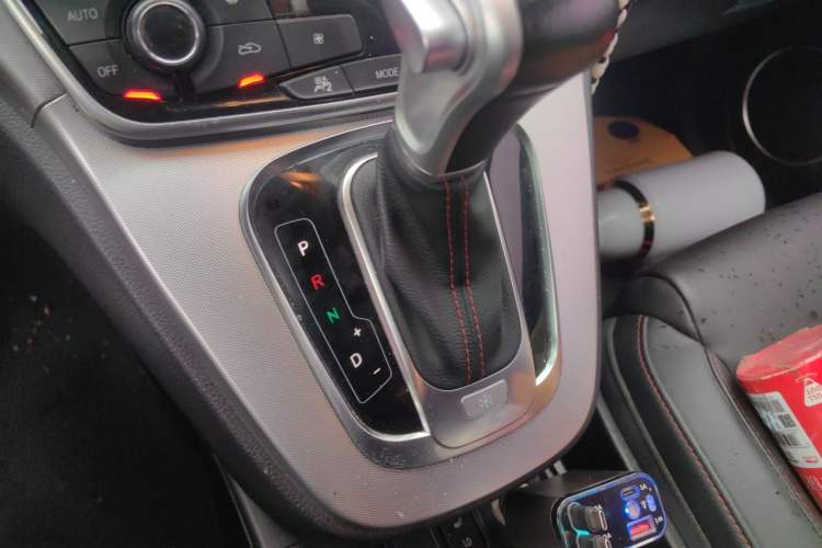 Used Haval H6 2015 Sport Edition 1.5T Automatic Two-Wheel Drive Luxury Model Gear Lever