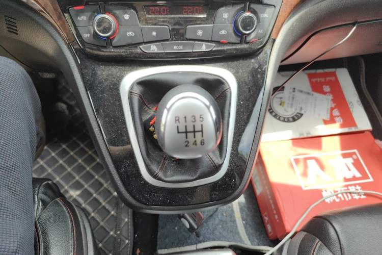 Used Haval H6 2015 Sport Edition 1.5T Manual Two-Wheel Drive Elite Model Gear Lever