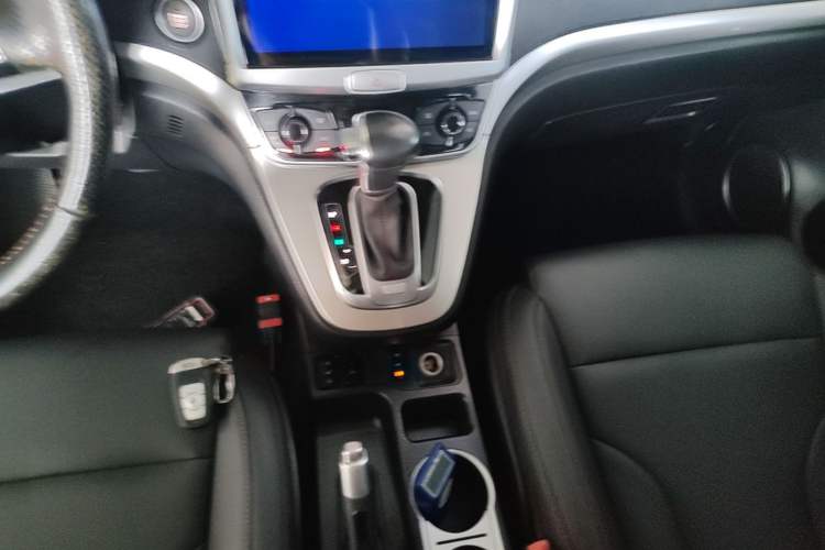 Used Haval H6 2015 Sport Edition 1.5T Automatic Two-Wheel Drive Luxury Model Gear Lever