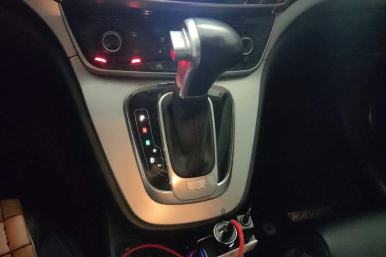 Used Haval H6 2015 Sport Edition 1.5T Automatic Two-Wheel Drive Luxury Model Gear Lever
