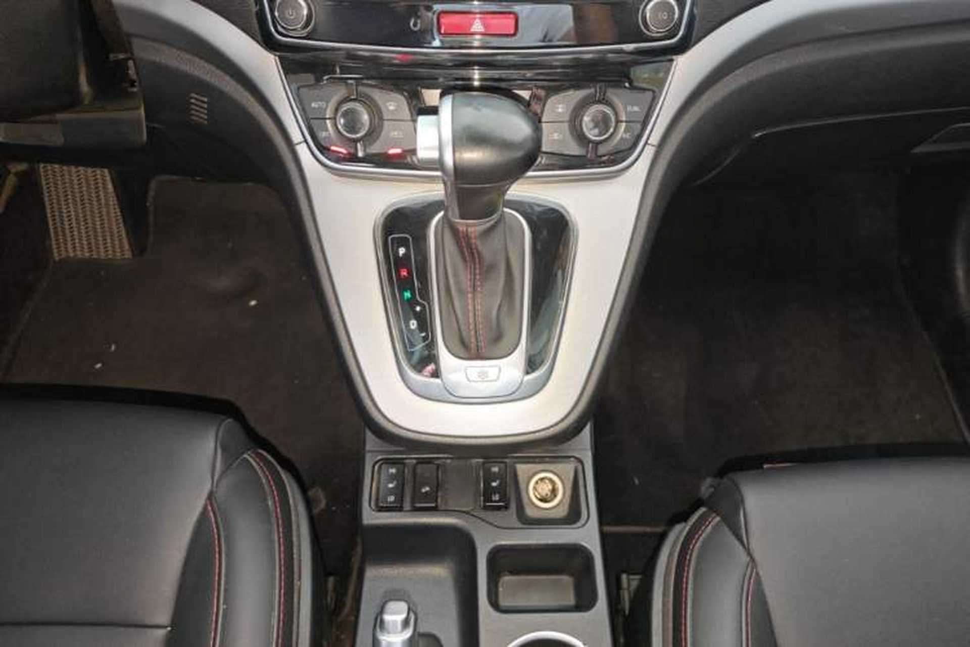 Used Haval H6 2015 Sport Edition 1.5T Automatic Two-Wheel Drive Luxury Model Gear Lever