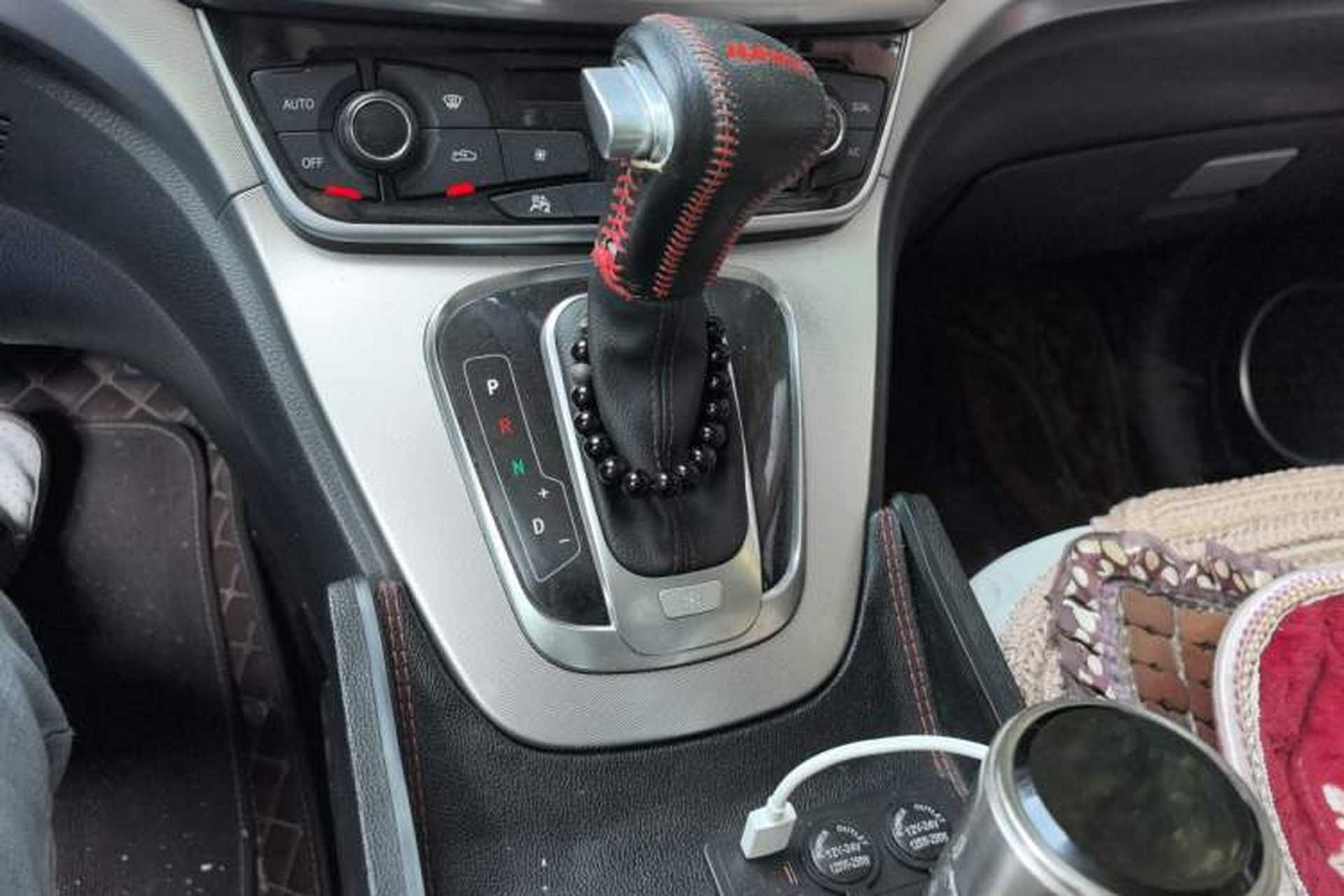 Used Haval H6 2015 Sport Edition 1.5T Automatic Two-Wheel Drive Luxury Model Gear Lever