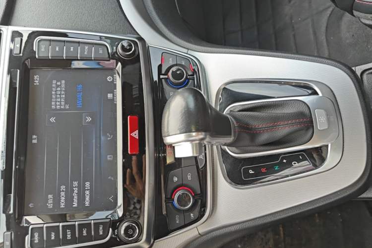 Used Haval H6 2015 Sport Edition 1.5T Automatic Two-Wheel Drive Luxury Model Gear Lever