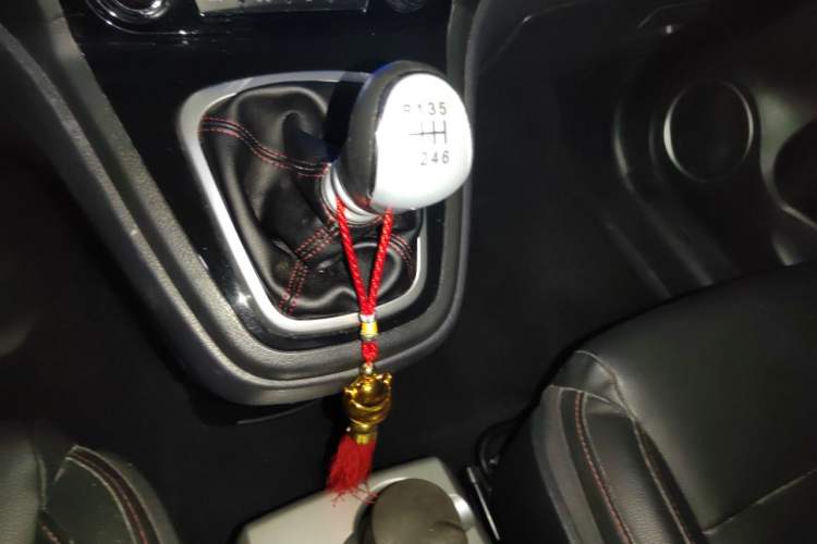 Used Haval H6 2015 Upgraded Model 1.5T Manual 4x4 Prestige Edition Gear Lever