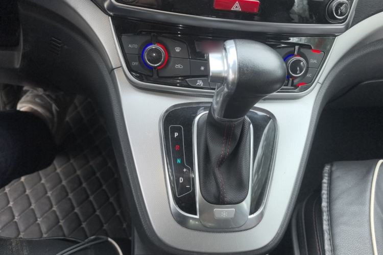 Used Haval H6 2015 Sport Edition 1.5T Automatic Two-Wheel Drive Luxury Model Gear Lever
