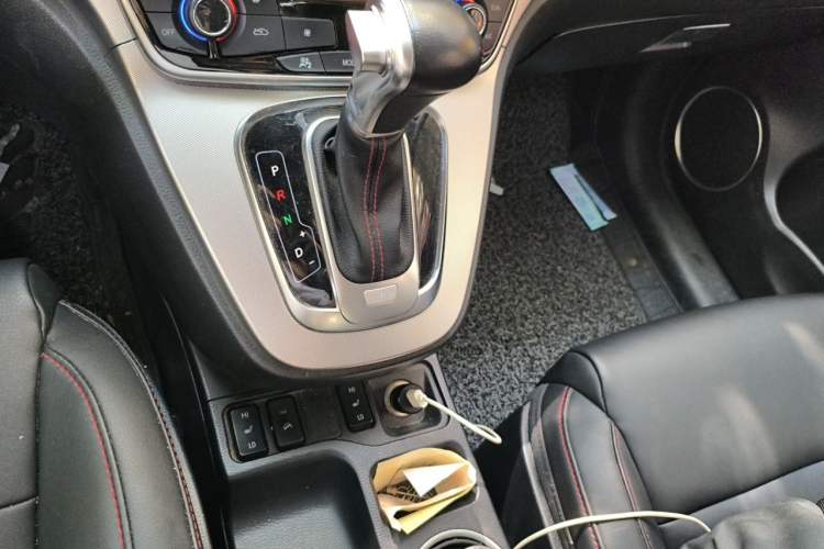 Used Haval H6 2015 Sport Edition 1.5T Automatic Two-Wheel Drive Luxury Model Gear Lever