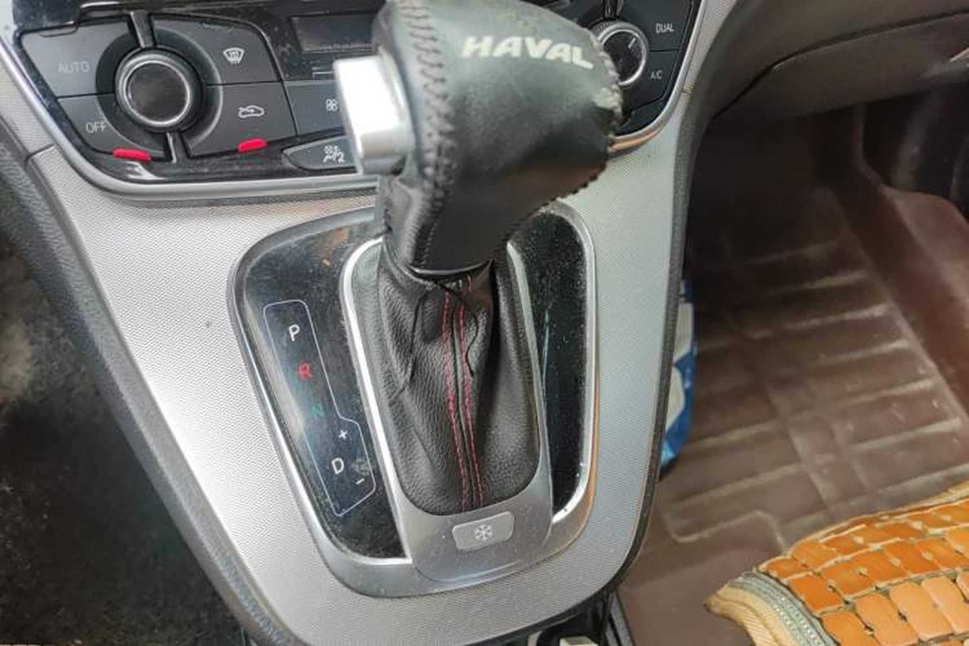 Used Haval H6 2015 Sport Edition 1.5T Automatic Two-Wheel Drive Luxury Model Gear Lever