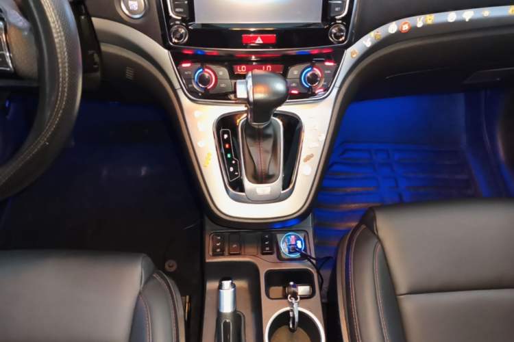 Used Haval H6 2015 Sport Edition 1.5T Automatic Two-Wheel Drive Luxury Model Gear Lever