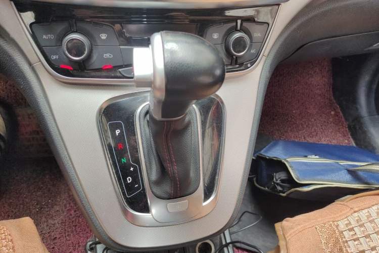 Used Haval H6 2015 Sport Edition 1.5T Automatic Two-Wheel Drive Luxury Model Gear Lever