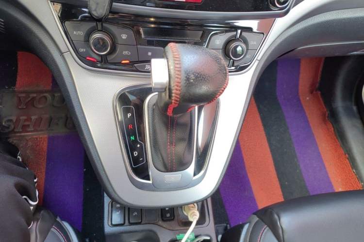 Used Haval H6 2015 Sport Edition 1.5T Automatic Two-Wheel Drive Luxury Model Gear Lever