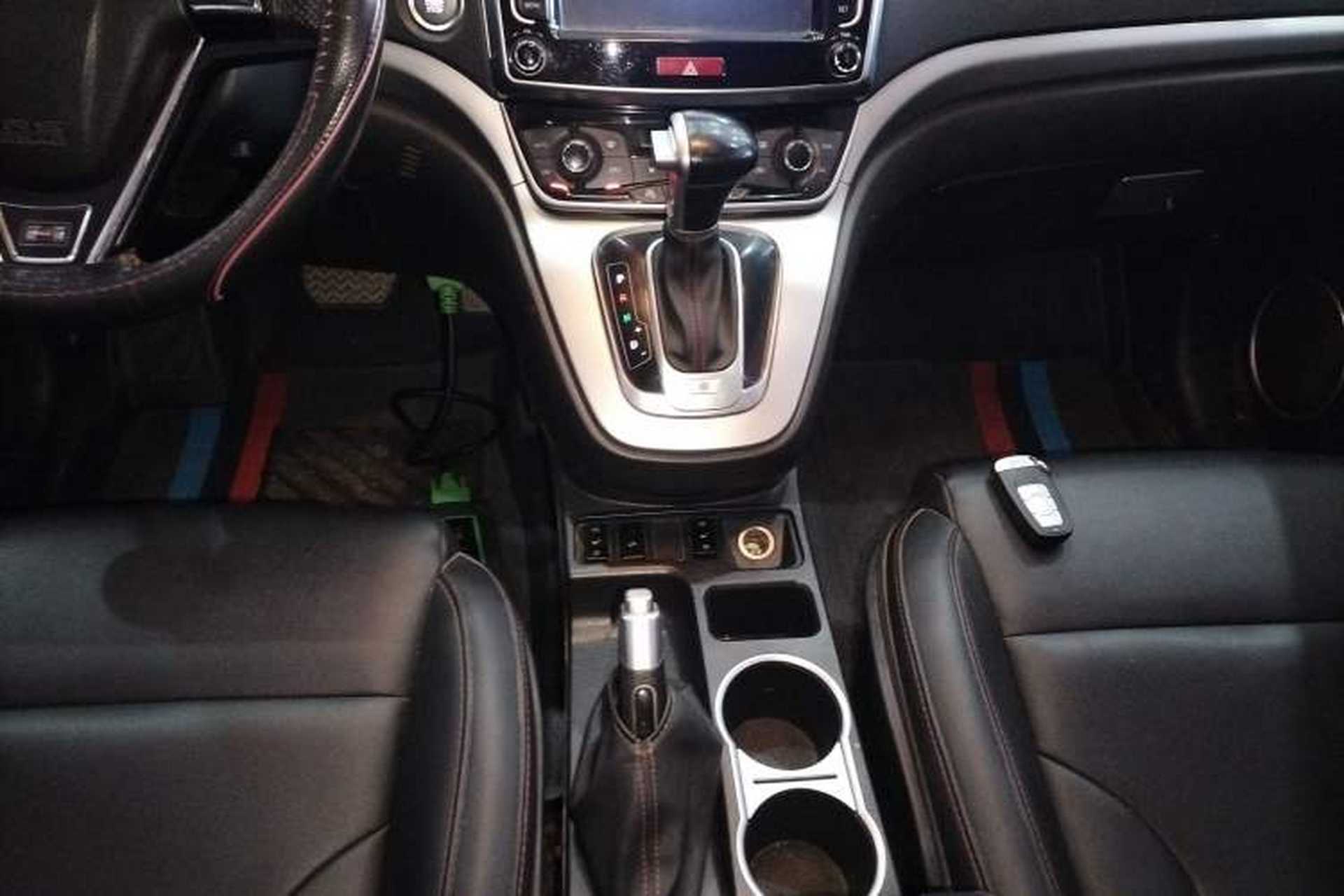 Used Haval H6 2015 Sport Edition 1.5T Automatic Two-Wheel Drive Luxury Model Gear Lever