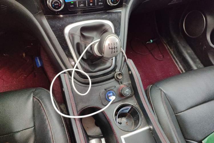 Used Haval H6 2015 Upgraded Model 1.5T Manual Two-Wheel Drive Elite Version Gear Lever