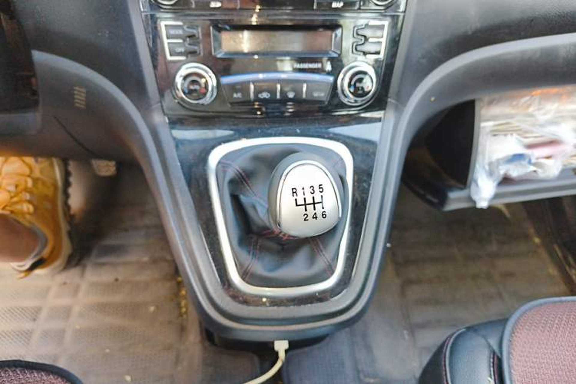 Used Haval H6 2015 Upgraded Model 1.5T Manual Two-Wheel Drive Elite Version Gear Lever