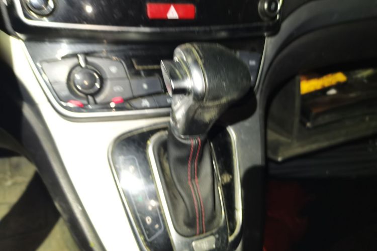 Used Haval H6 2015 Sport Edition 1.5T Automatic Two-Wheel Drive Luxury Model Gear Lever