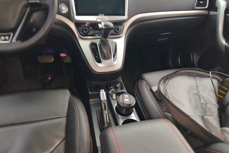 Used Haval H6 2015 Sport Edition 1.5T Automatic Two-Wheel Drive Luxury Model Gear Lever